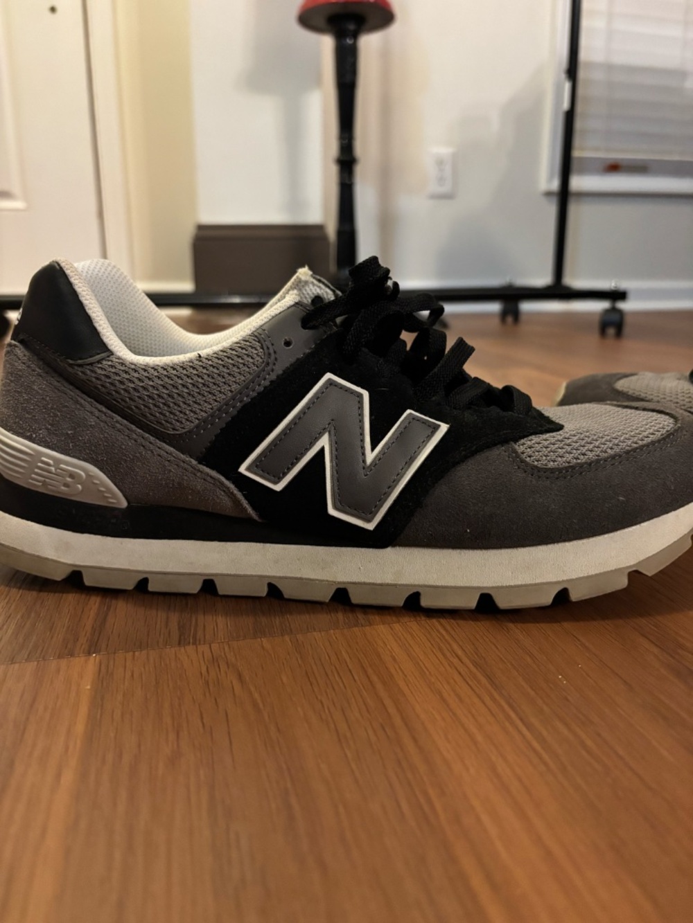 New Balance - Picture 3 of 5